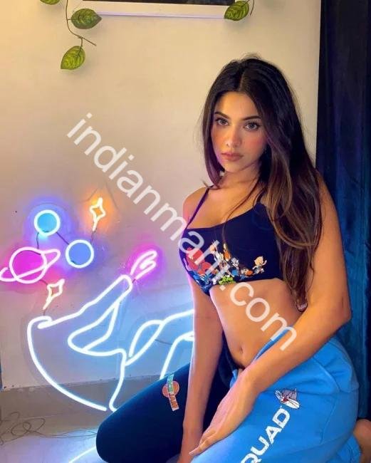 Mature Dubai escort girl